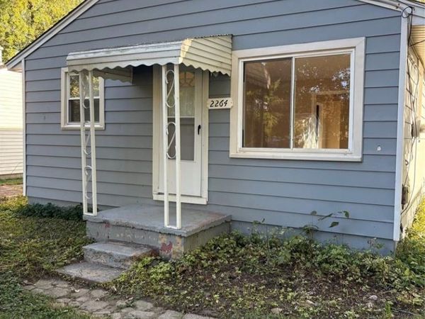 2264 E Schumacher Street, Burton, MI 48529