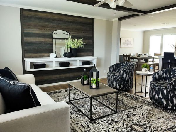 147 Ardales DR, Elgin, TX 78621