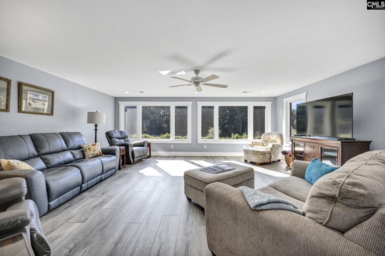 187 Peach Tree Street Photo 5