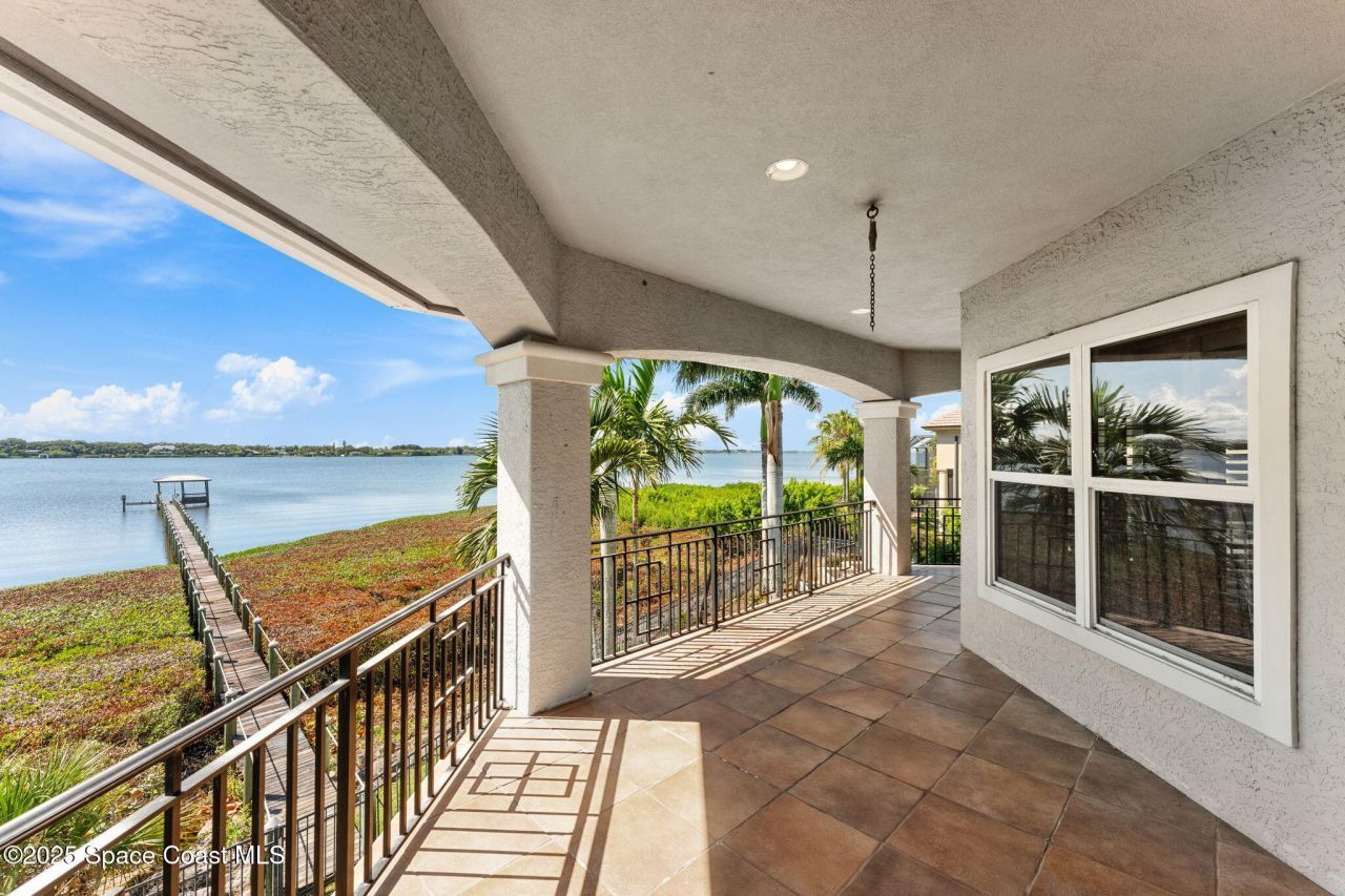 327 Lansing Island Drive, Indian Harbor Beach, FL 32937 Photo
