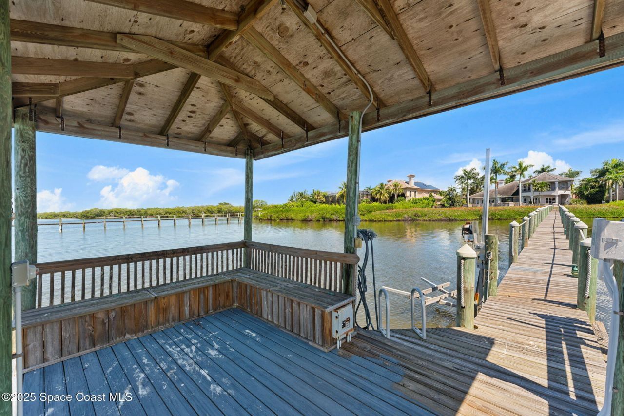 327 Lansing Island Drive, Indian Harbor Beach, FL 32937 Photo