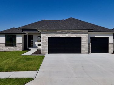 5522 N 213 Avenue, Elkhorn, NE 68022