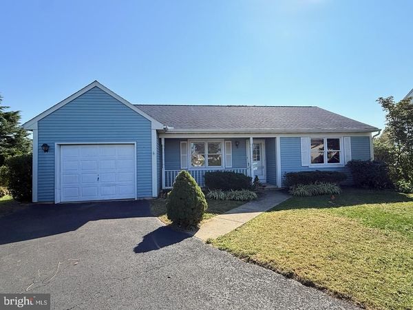 220 SYCAMORE LANE, NEW HOLLAND, PA 17557