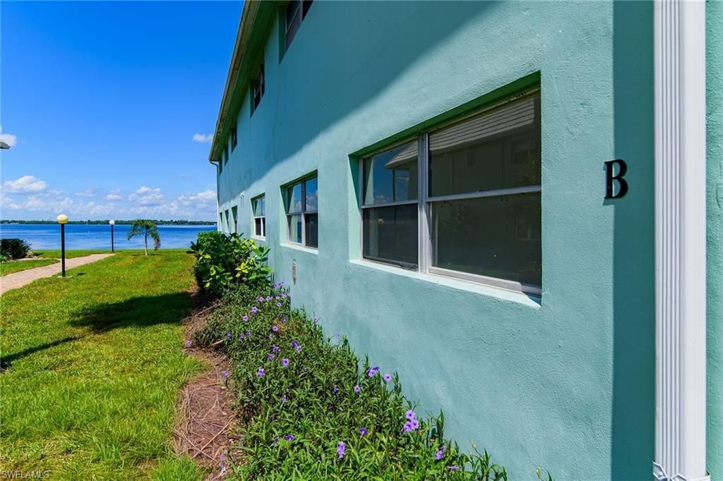 3225 E Riverside Dr, Fort Myers, FL 33916 Photo