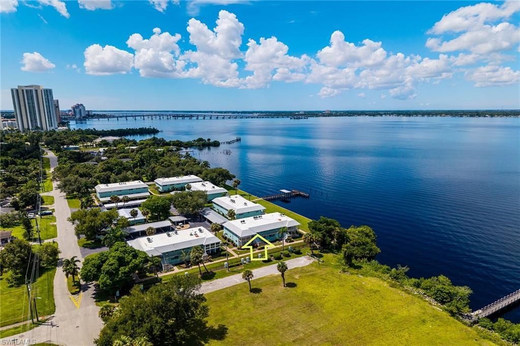 3225 E Riverside Dr, Fort Myers, FL 33916 Photo