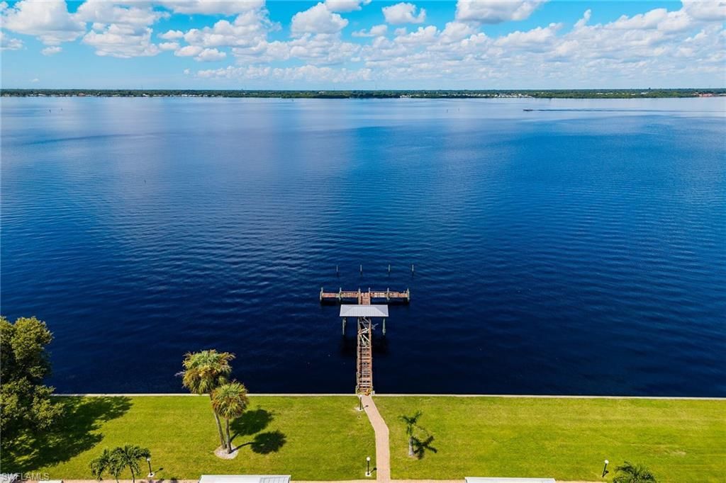 3225 E Riverside Dr, Fort Myers, FL 33916 Photo