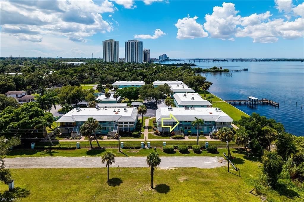 3225 E Riverside Dr, Fort Myers, FL 33916 Photo