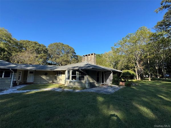 33 Mount Sinai Coram Road, Coram, NY 11727