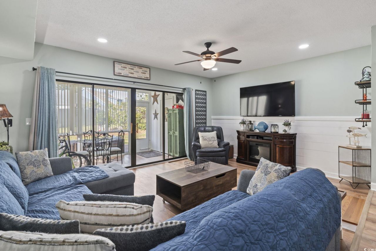 933 Villa Dr. Photo 13