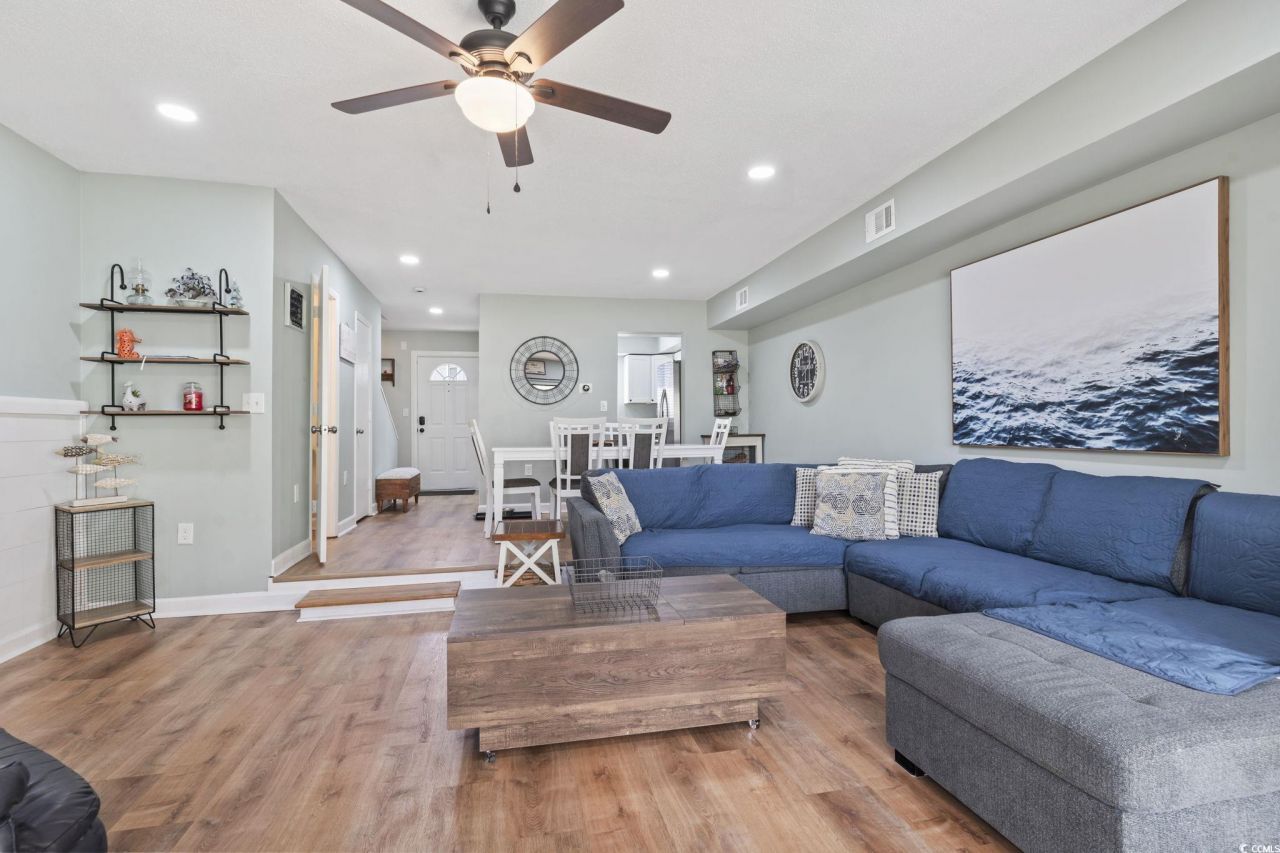 933 Villa Dr. Photo 14