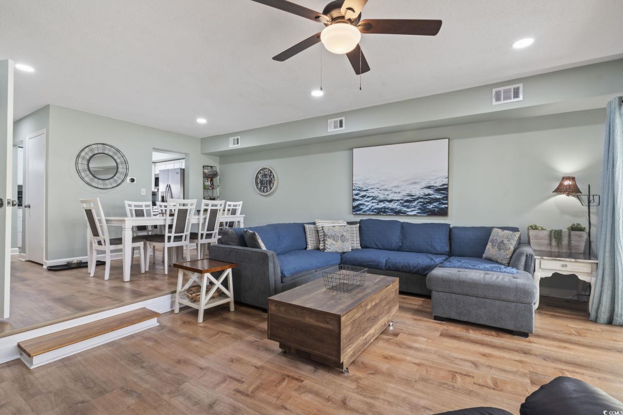 933 Villa Dr. Photo 15