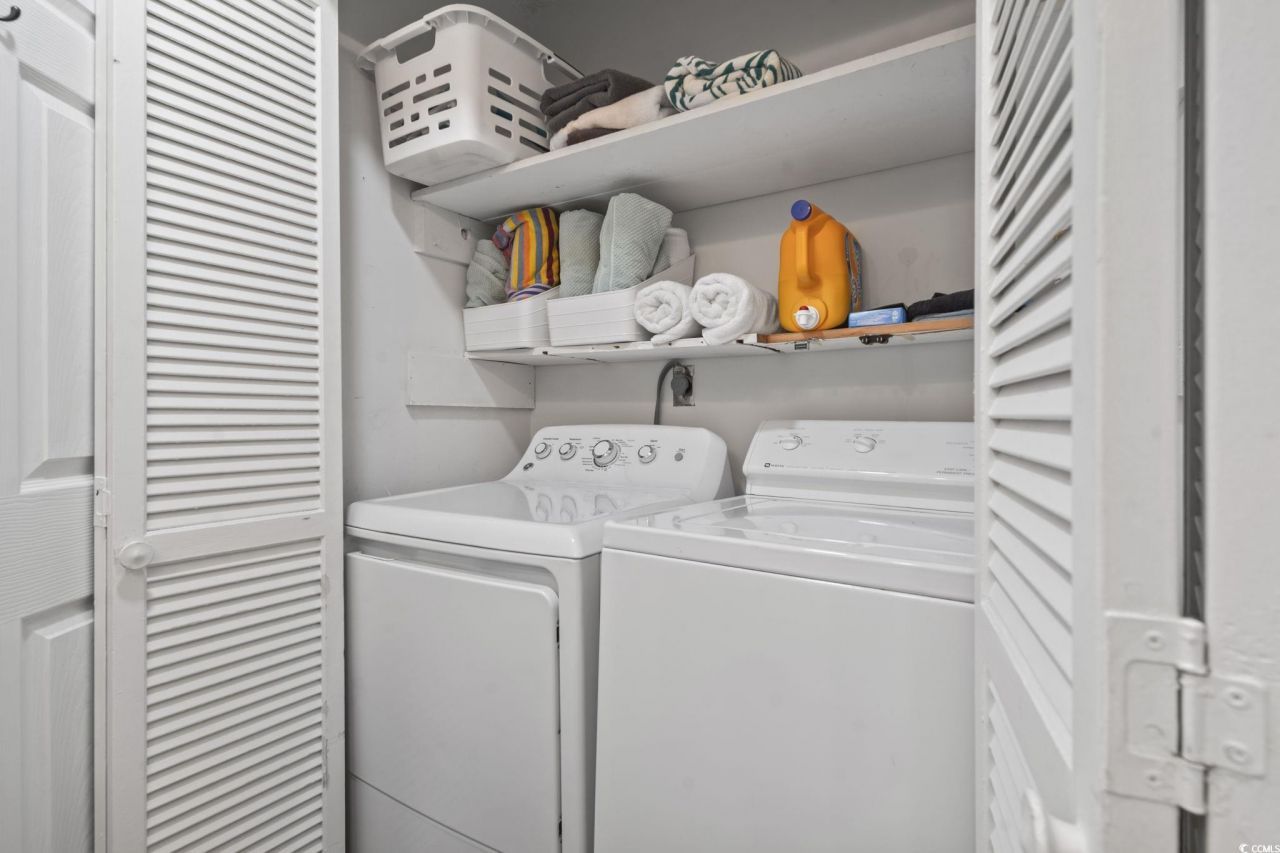 933 Villa Dr. Photo 18