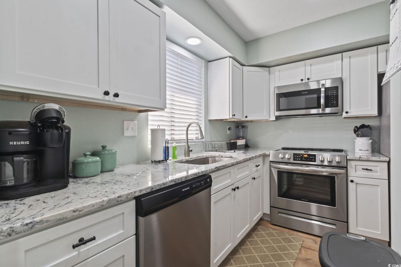 933 Villa Dr. Photo 4