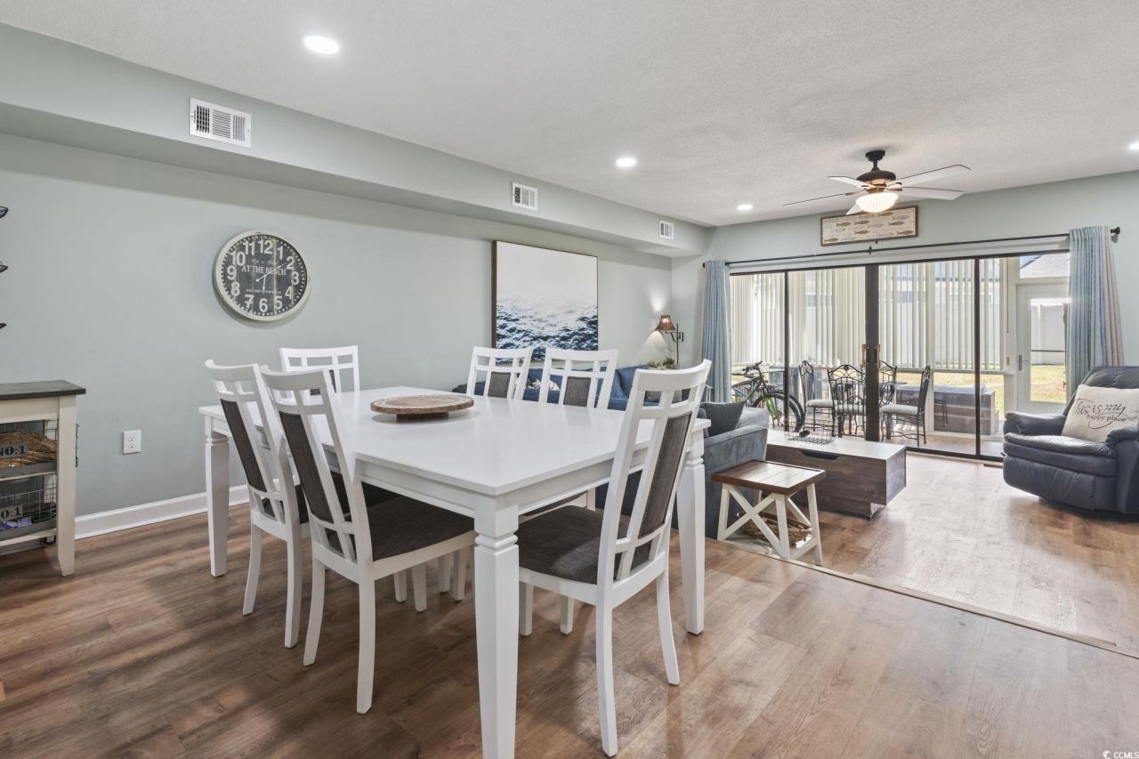 933 Villa Dr. Photo 9