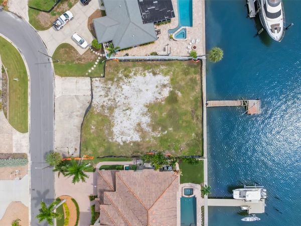 2000 DOLPHIN BOULEVARD S, ST PETERSBURG, FL 33707
