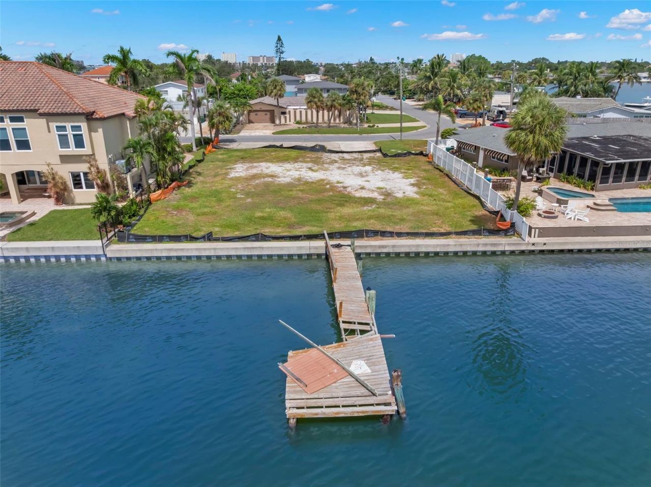 2000 Dolphin Boulevard S, Saint Petersburg, FL 33707 Photo