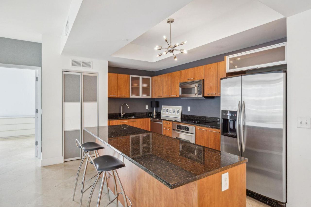 3131 NE 188th Street, Unit 2-705, Aventura, FL 33180 Photo