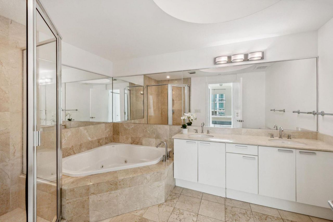 3131 NE 188th Street, Unit 2-705, Aventura, FL 33180 Photo