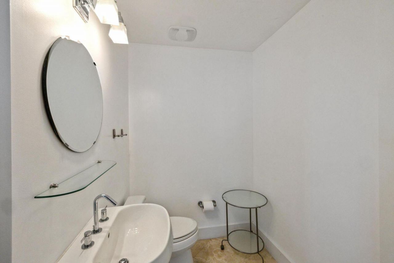 3131 NE 188th Street, Unit 2-705, Aventura, FL 33180 Photo