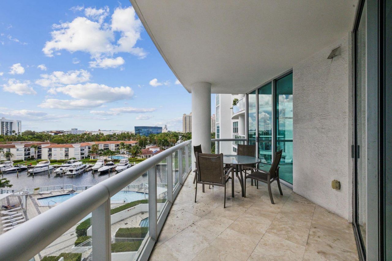 3131 NE 188th Street, Unit 2-705, Aventura, FL 33180 Photo