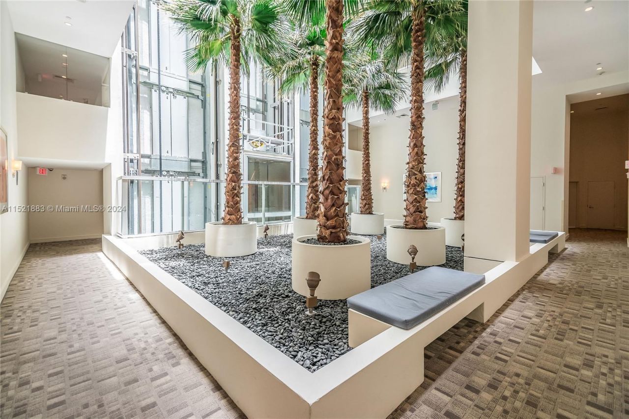 3131 NE 188th Street, Unit 2-705, Aventura, FL 33180 Photo