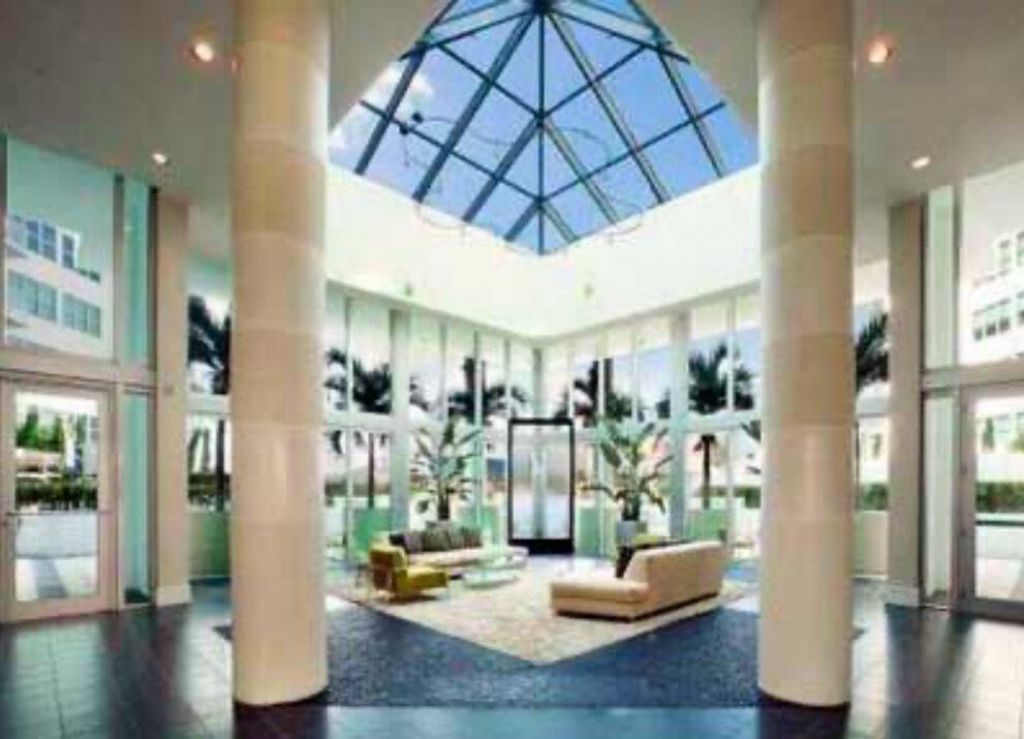 3131 NE 188th Street, Unit 2-705, Aventura, FL 33180 Photo