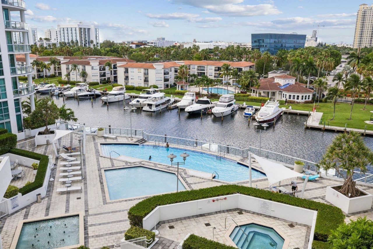 3131 NE 188th Street, Unit 2-705, Aventura, FL 33180 Photo