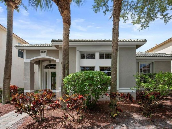 8203 Calterra Drive, Palm Beach Gardens, FL 33418