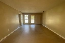 158 Sharyn Lane photo 4