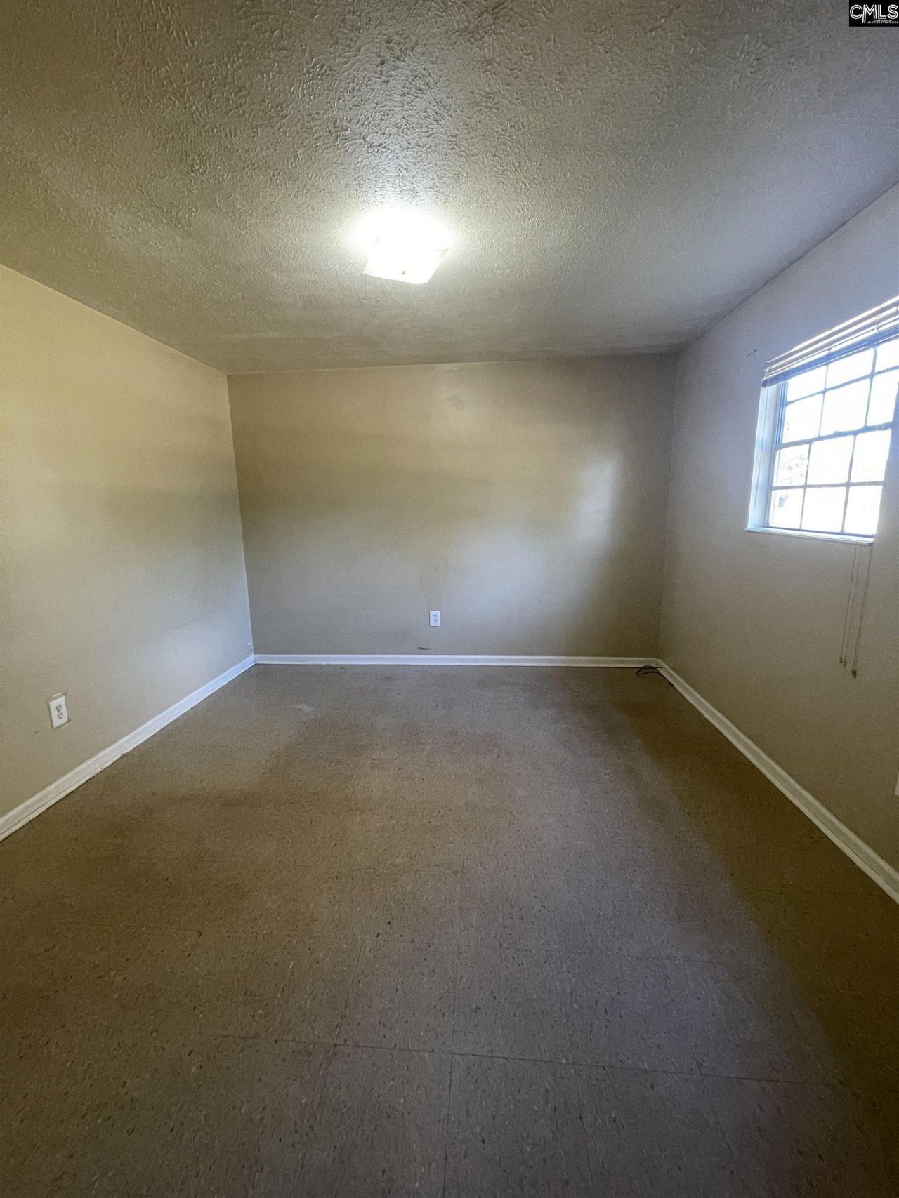 158 Sharyn Lane Photo 6