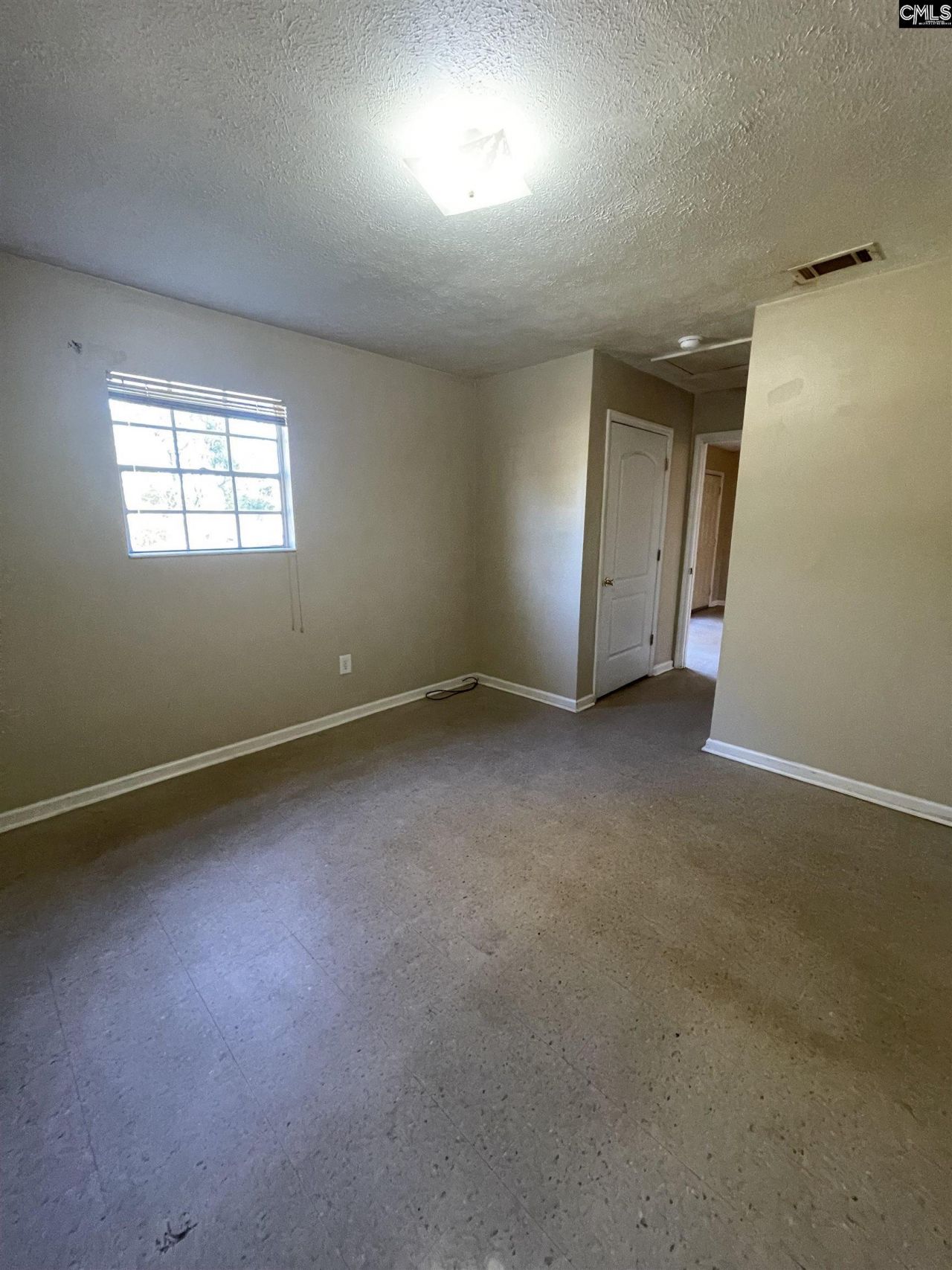 158 Sharyn Lane Photo 7