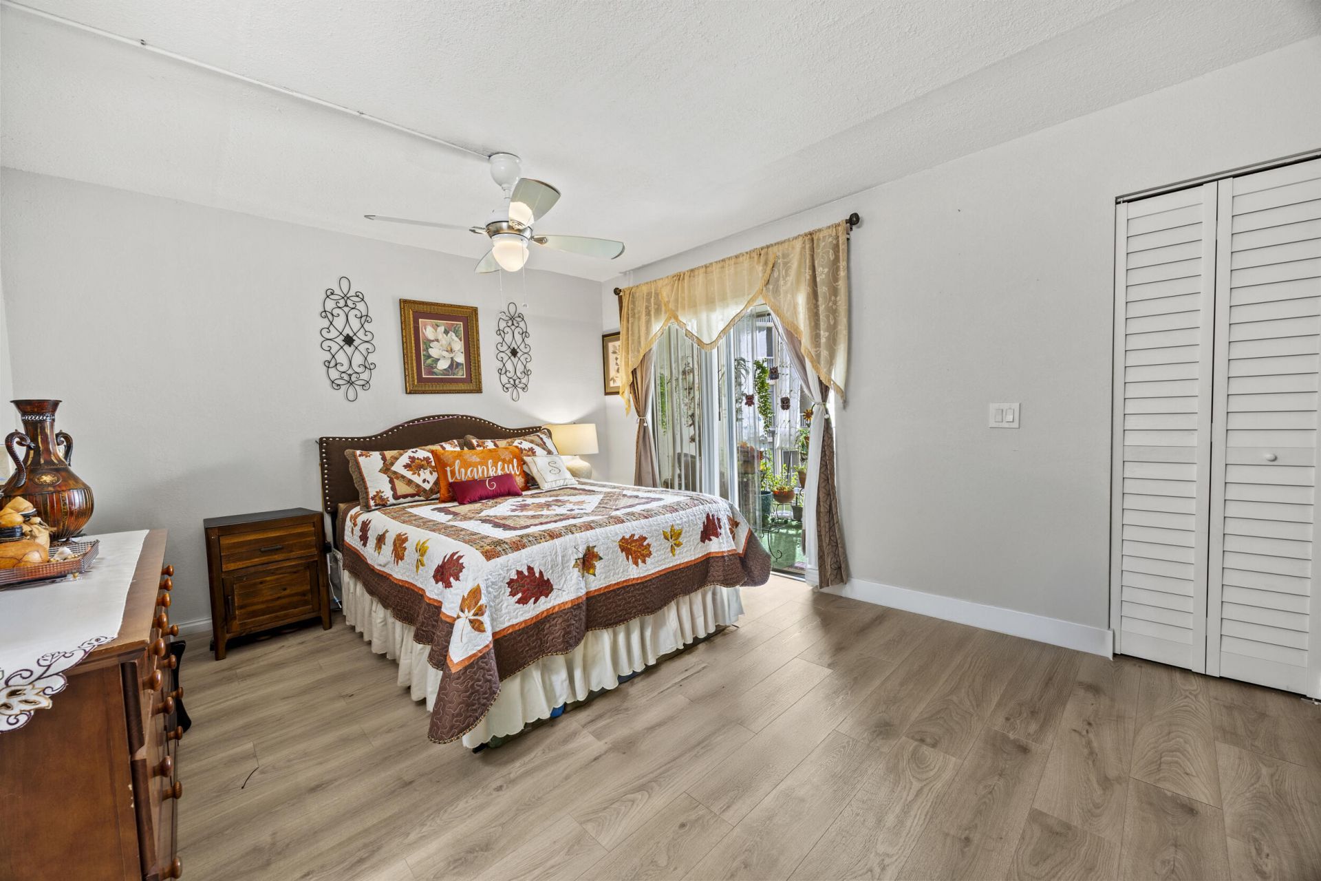 200 Village Green Circle E, Unit 202, Palm Springs, FL 33461 Photo