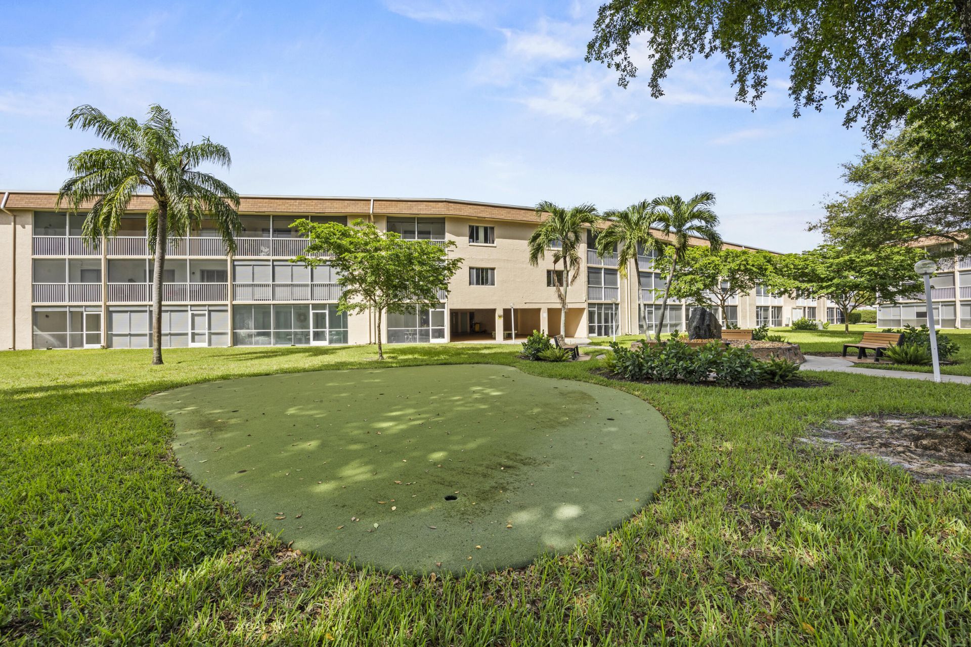 200 Village Green Circle E, Unit 202, Palm Springs, FL 33461 Photo