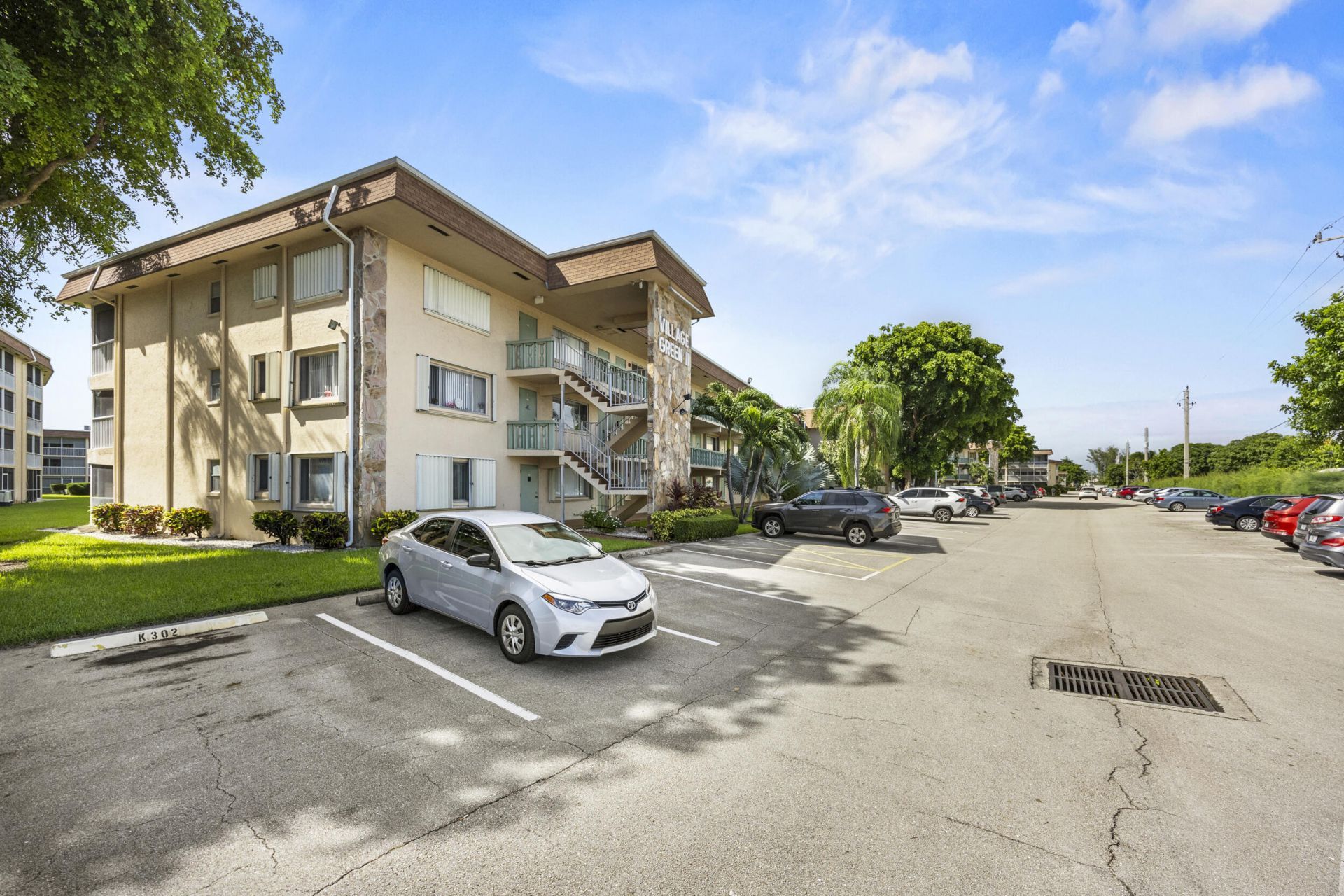 200 Village Green Circle E, Unit 202, Palm Springs, FL 33461 Photo