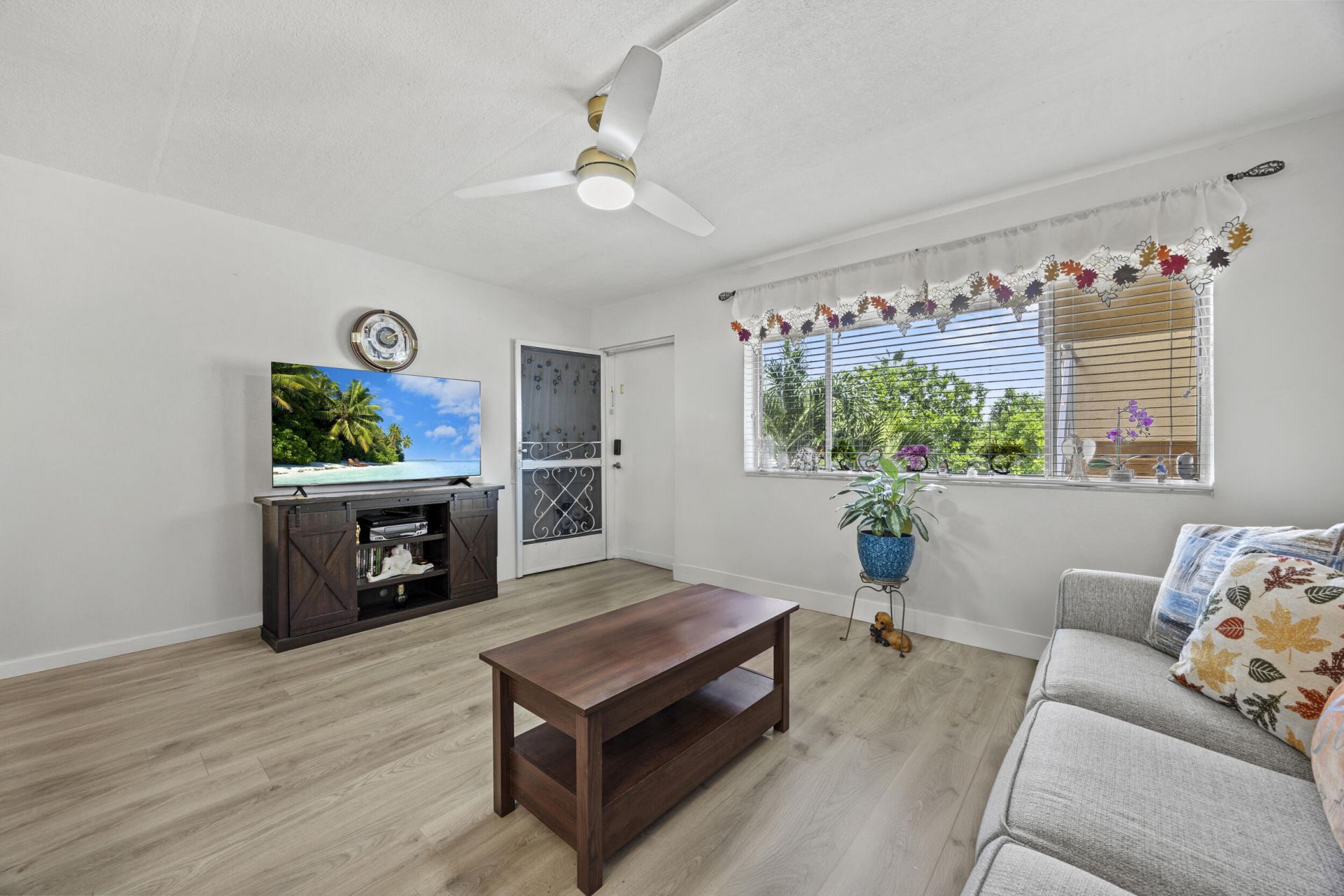 200 Village Green Circle E, Unit 202, Palm Springs, FL 33461 Photo