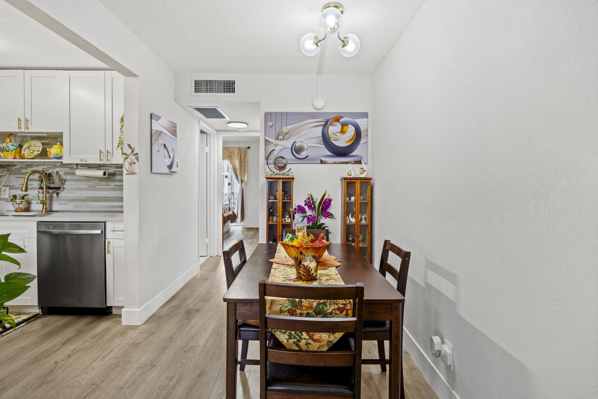 200 Village Green Circle E, Unit 202, Palm Springs, FL 33461 Photo