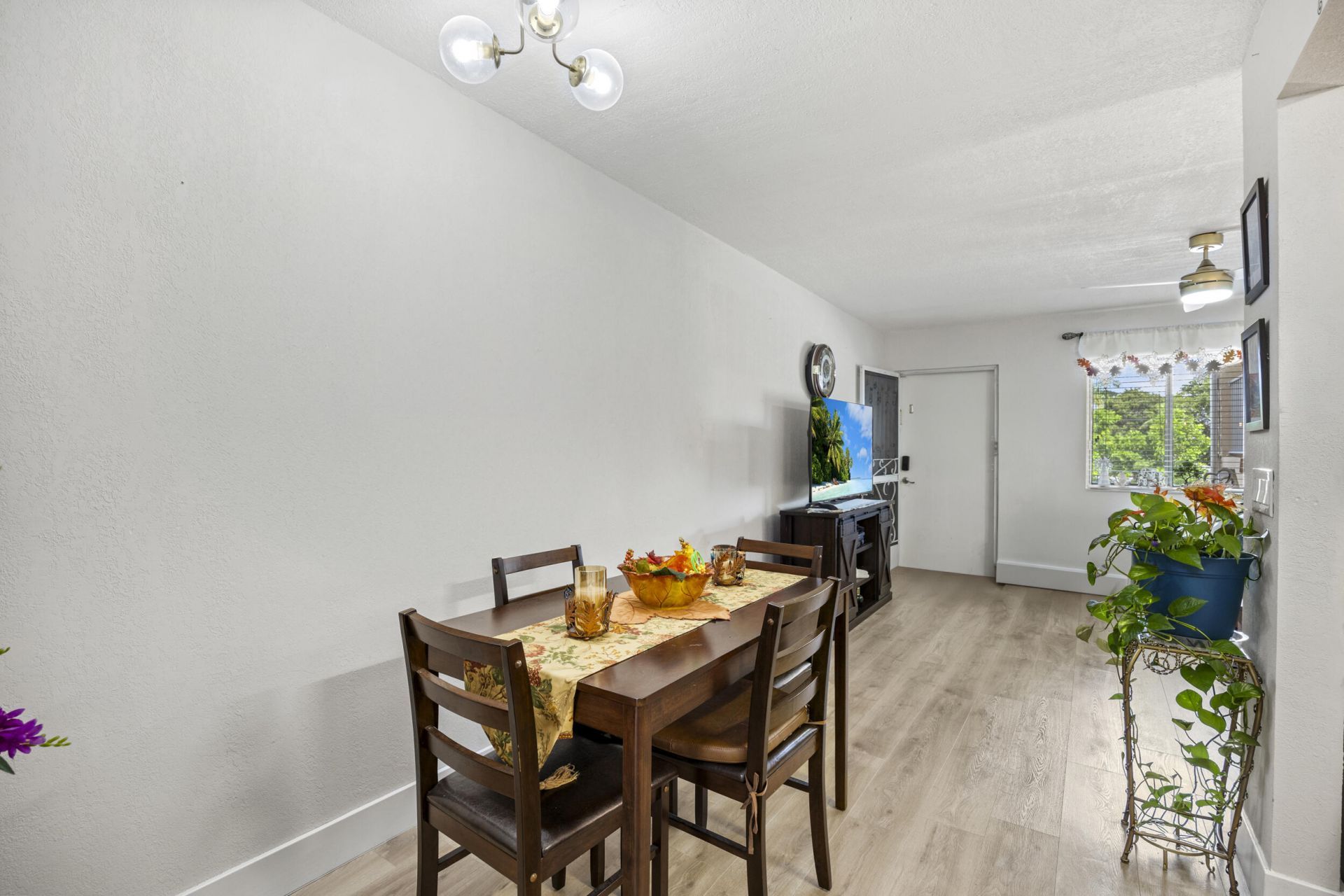 200 Village Green Circle E, Unit 202, Palm Springs, FL 33461 Photo