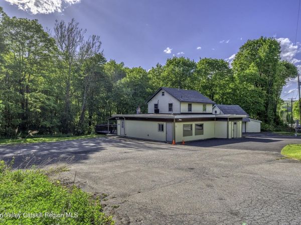 1520 Broadway, Esopus, NY 12429