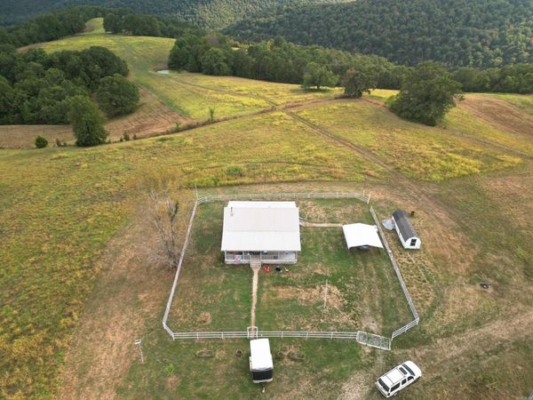 622 Daisy Lane, Yellville, AR 72687