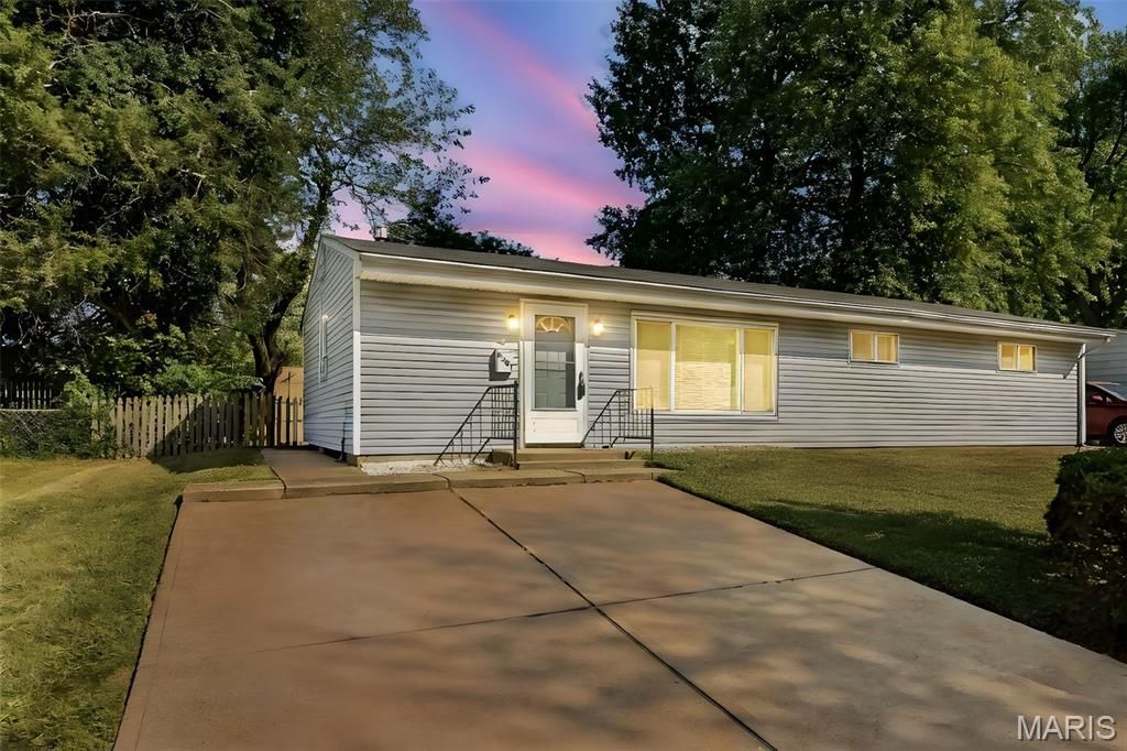 9207 Bataan Drive, Woodson Terrace, MO 63134 Main Photo