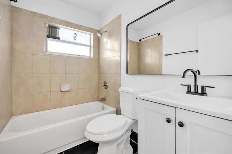 21357 NW 39th Ave, Miami Gardens, FL 33055 Photo