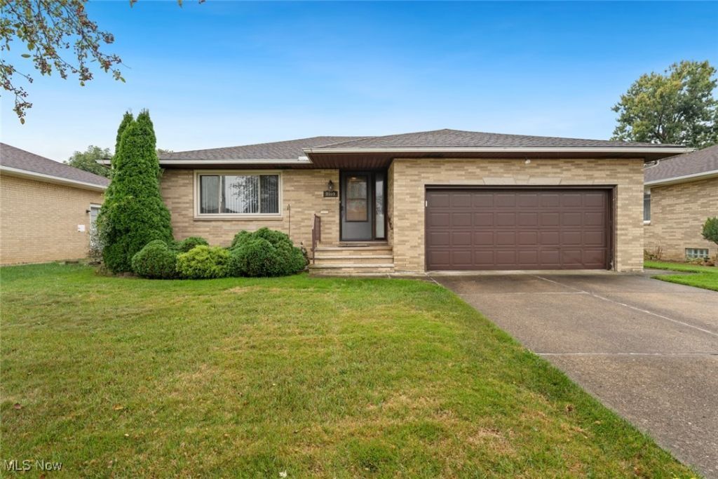 9909 Richard Drive, Brooklyn, OH 44144 Main Photo