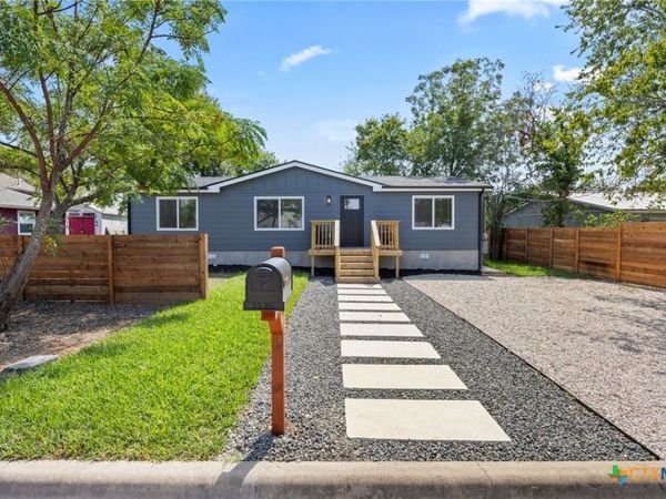 404 E Pecan Street, Taylor, TX 76574