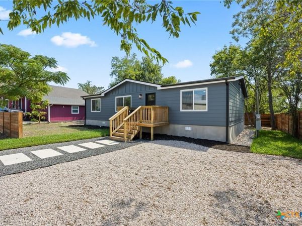 404 E Pecan Street, Taylor, TX 76574