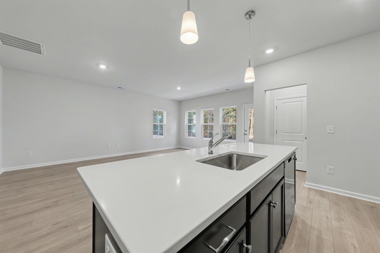 3424 Logan St. Photo 6