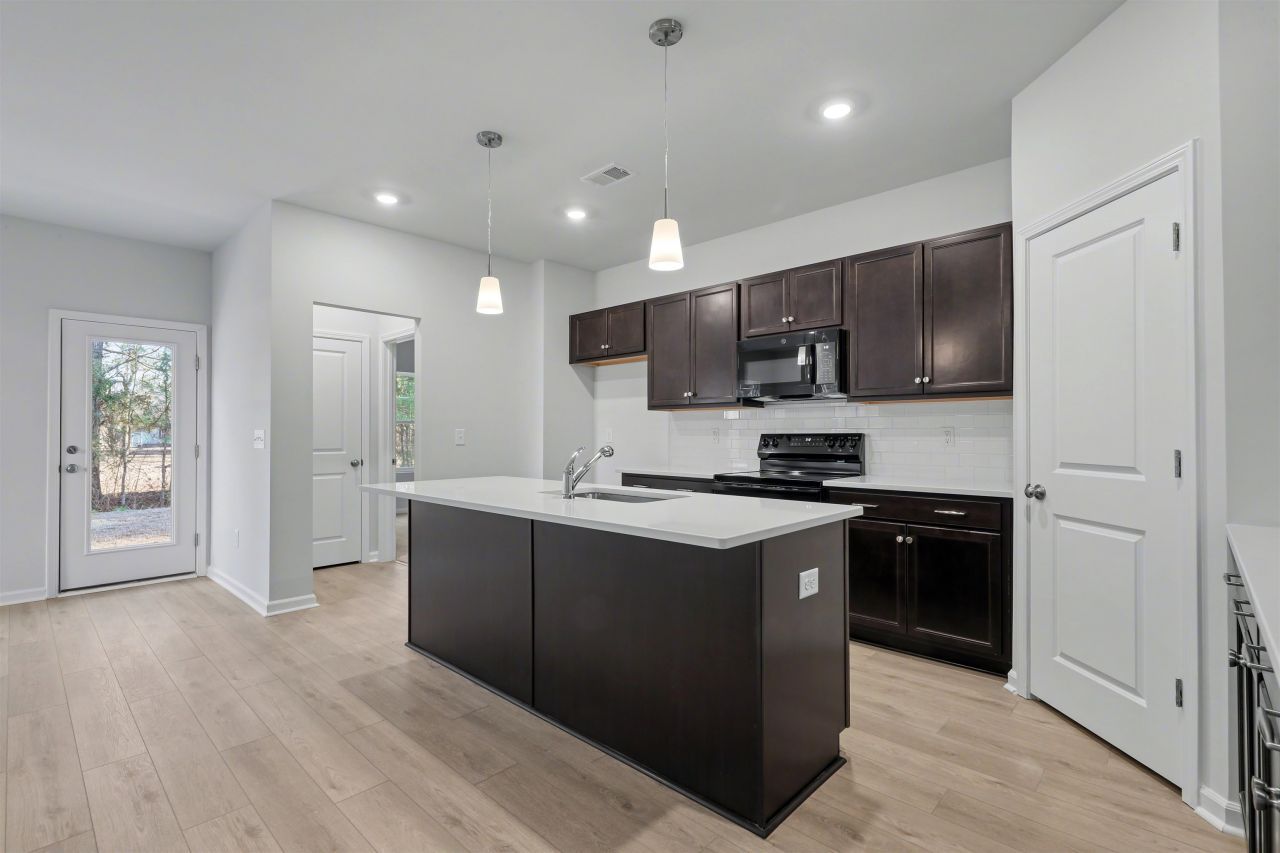 3424 Logan St. Photo 7