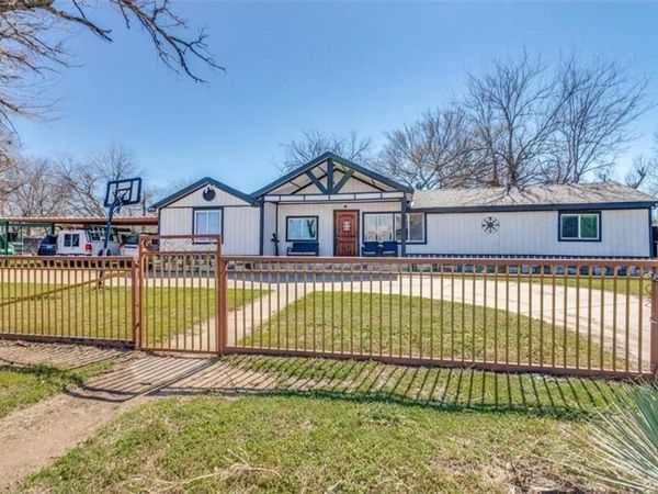 5720 Wilkes Drive, Fort Worth, TX 76119
