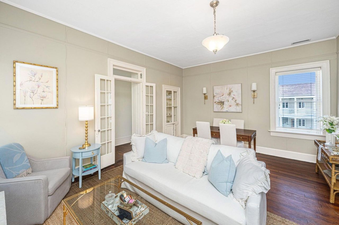 90 Bull Street Photo 17