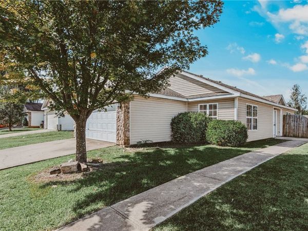 393 Cascade Circle, Springdale, AR 72764