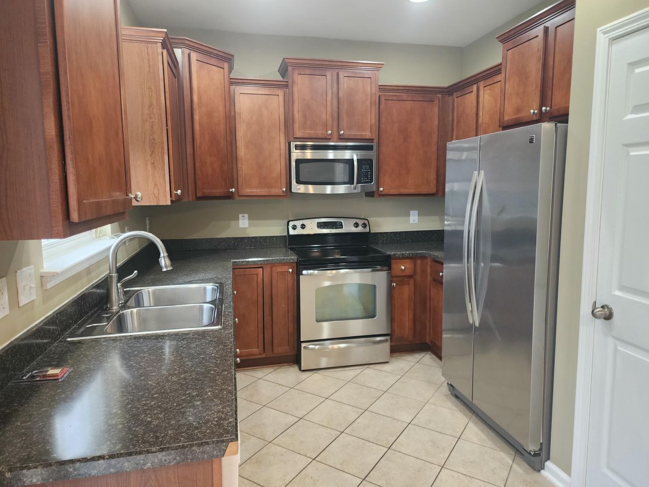 2607 Spivey Court Photo 4